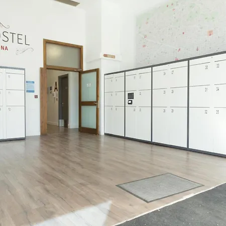 Ant Hostel Barcelona-2